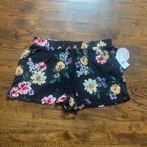 Floral Casual Short Size: XL